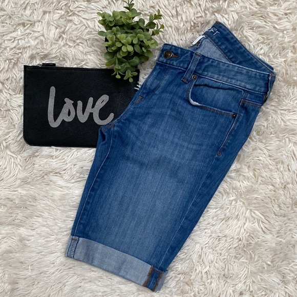 Loft Jean Shorts 💗 Medium Wash - Picture 3 of 11